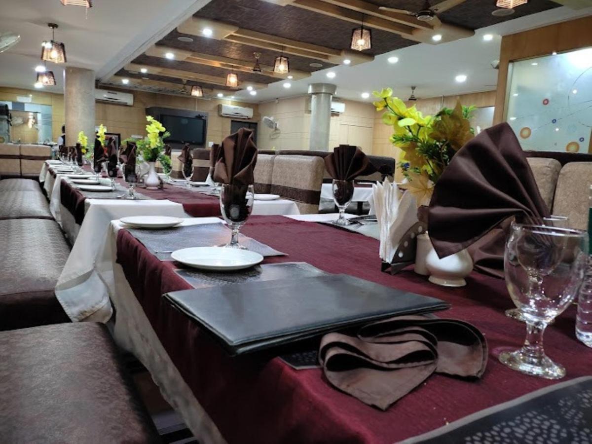 Hotel Vinayak Palace Bilaspur  Exterior photo