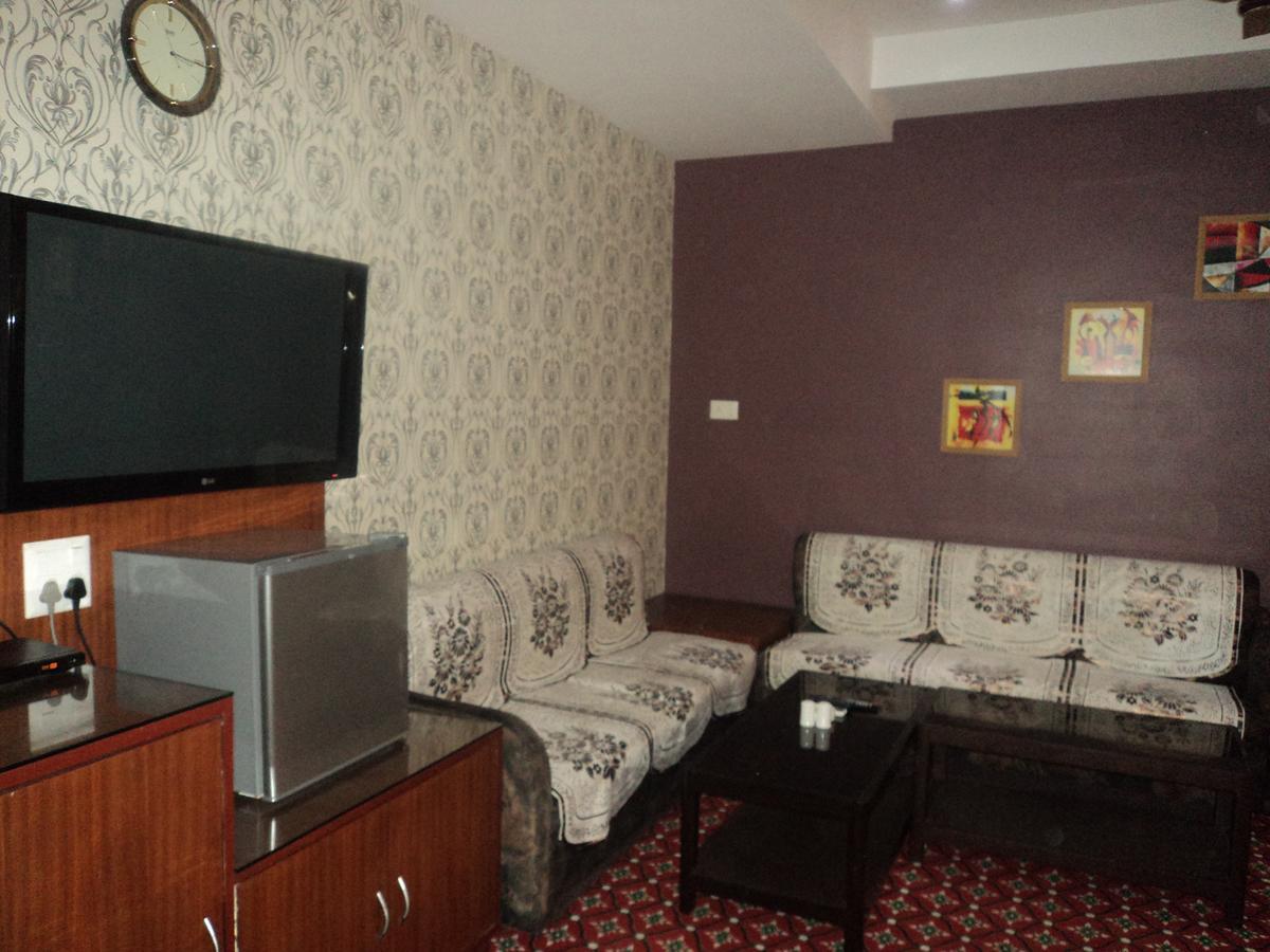 Hotel Vinayak Palace Bilaspur  Exterior photo