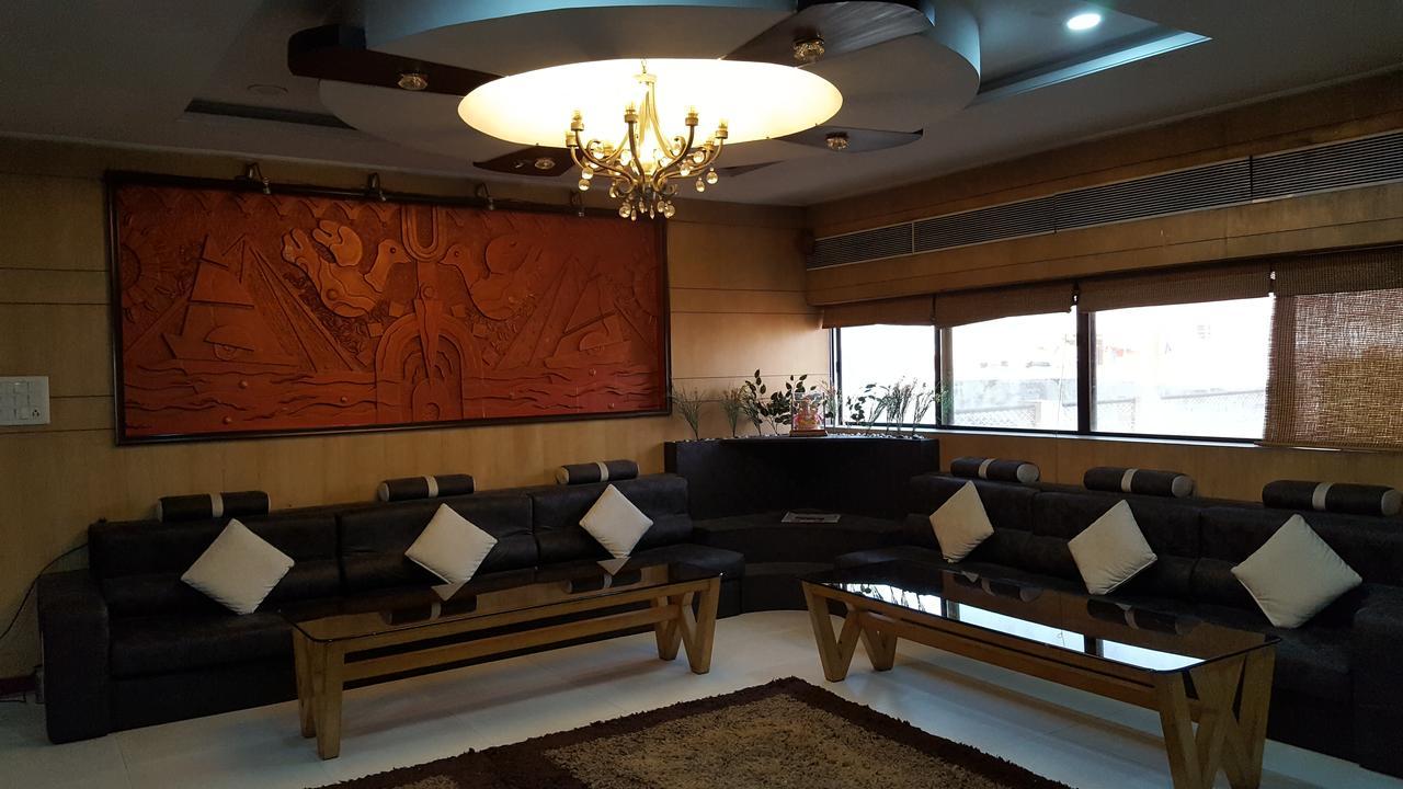Hotel Vinayak Palace Bilaspur  Exterior photo
