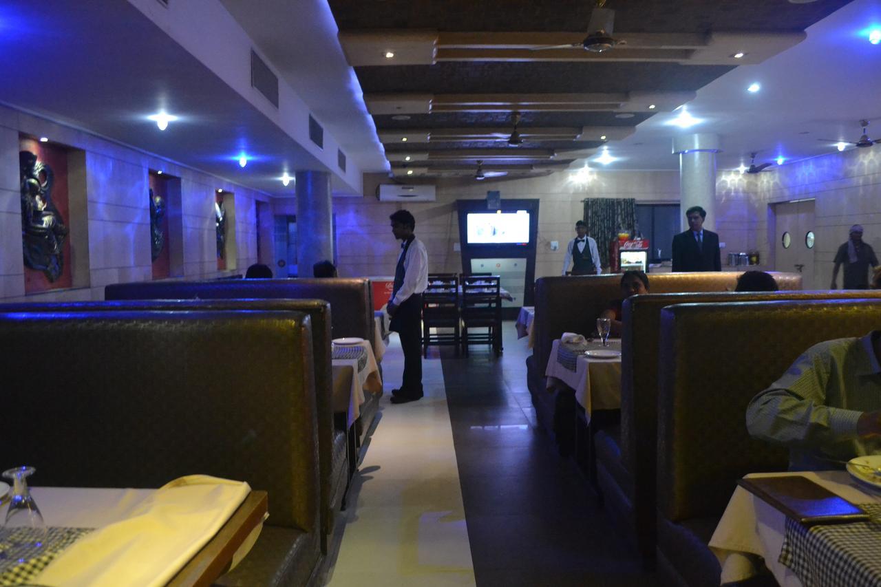 Hotel Vinayak Palace Bilaspur  Exterior photo