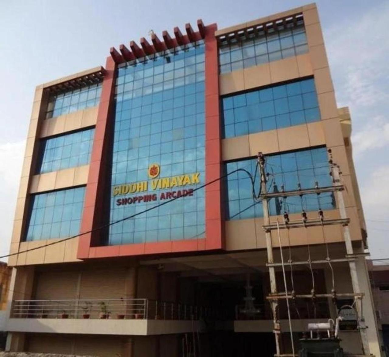 Hotel Vinayak Palace Bilaspur  Exterior photo